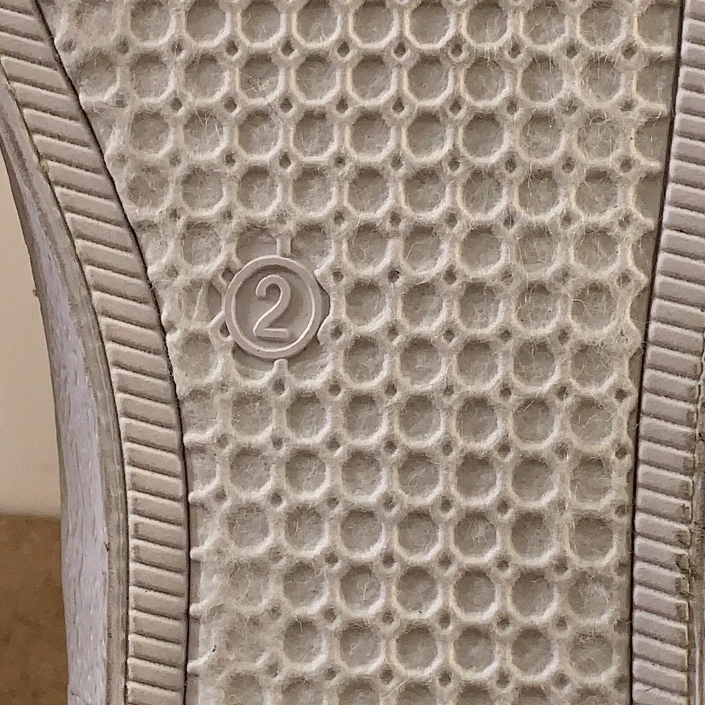 The Children's Place Boys Size 2 White Uniform Faux Leather Low Top Sneakers NWT